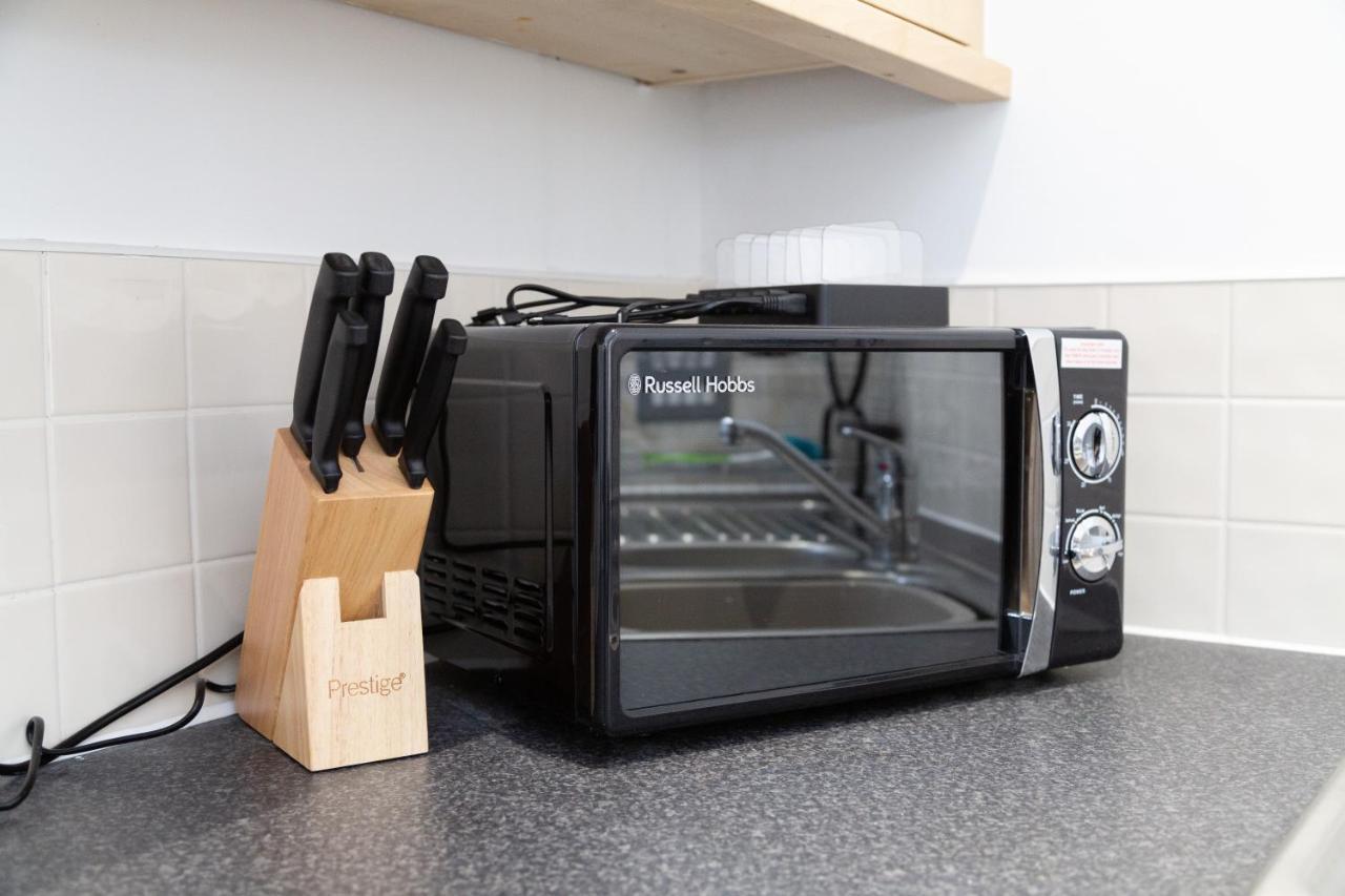 Serviced Apartment In Liverpool City Centre - Free Parking - Balcony - By Happy Days エクステリア 写真