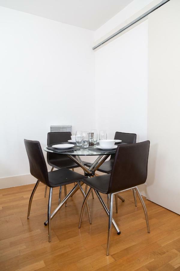 Serviced Apartment In Liverpool City Centre - Free Parking - Balcony - By Happy Days エクステリア 写真