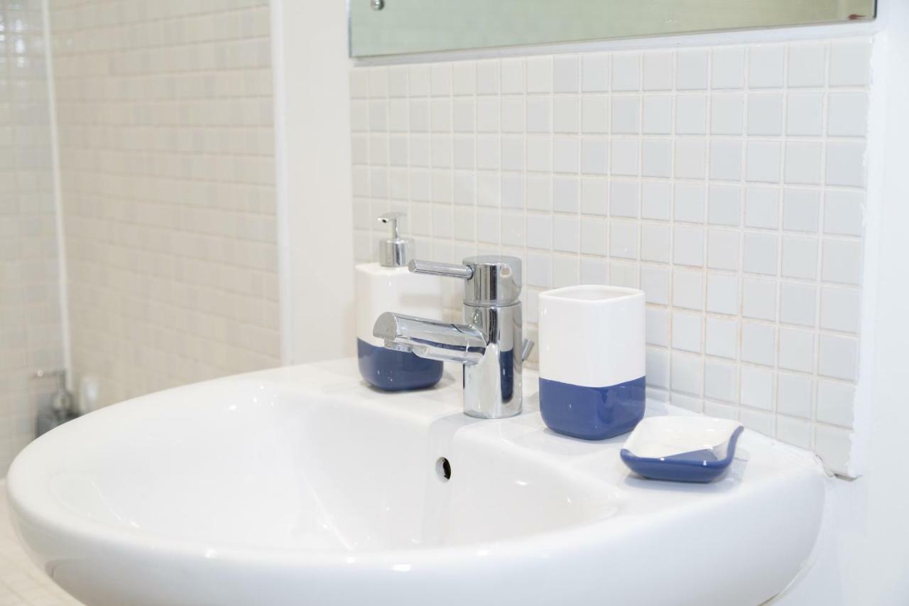 Serviced Apartment In Liverpool City Centre - Free Parking - Balcony - By Happy Days エクステリア 写真