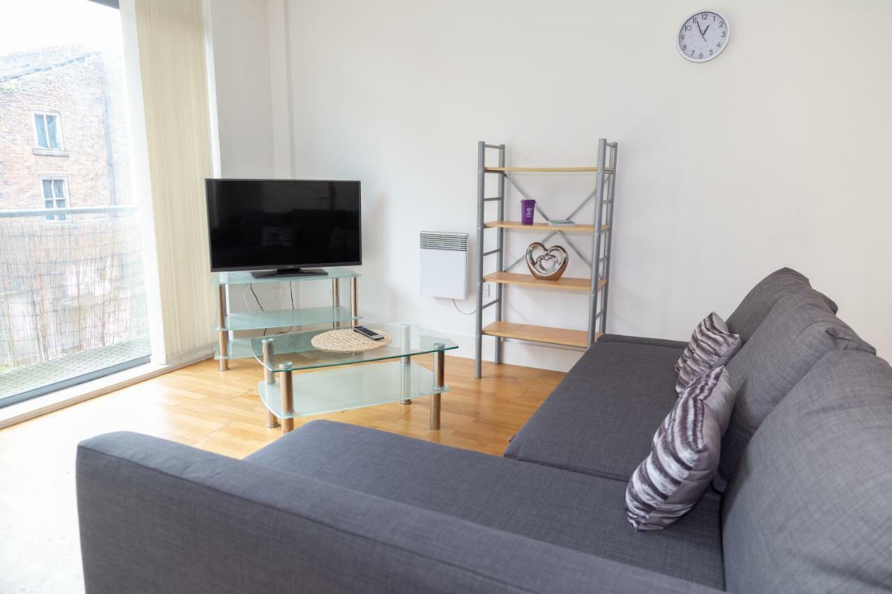 Serviced Apartment In Liverpool City Centre - Free Parking - Balcony - By Happy Days エクステリア 写真